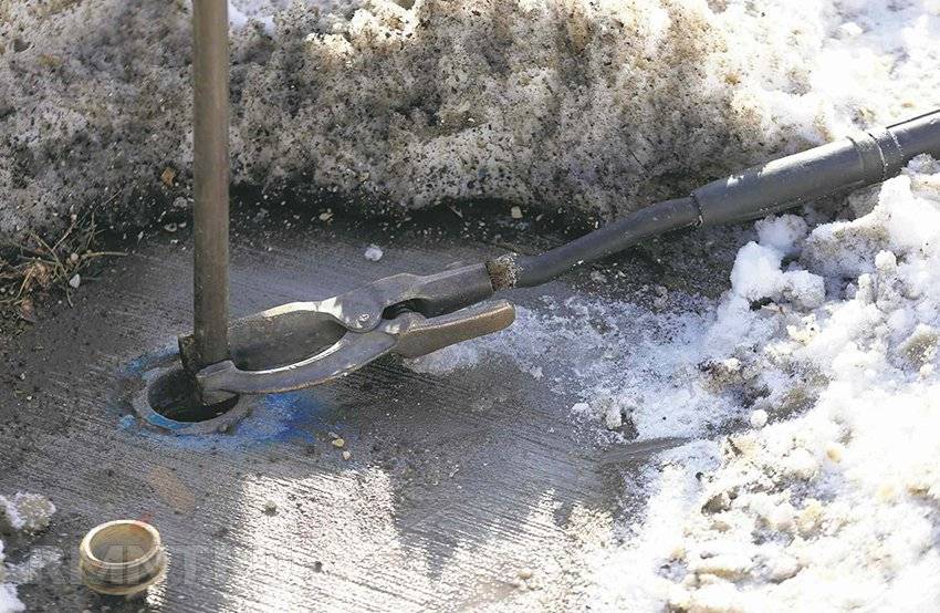 Разморозка трубы отвода воды септика в Бронницах